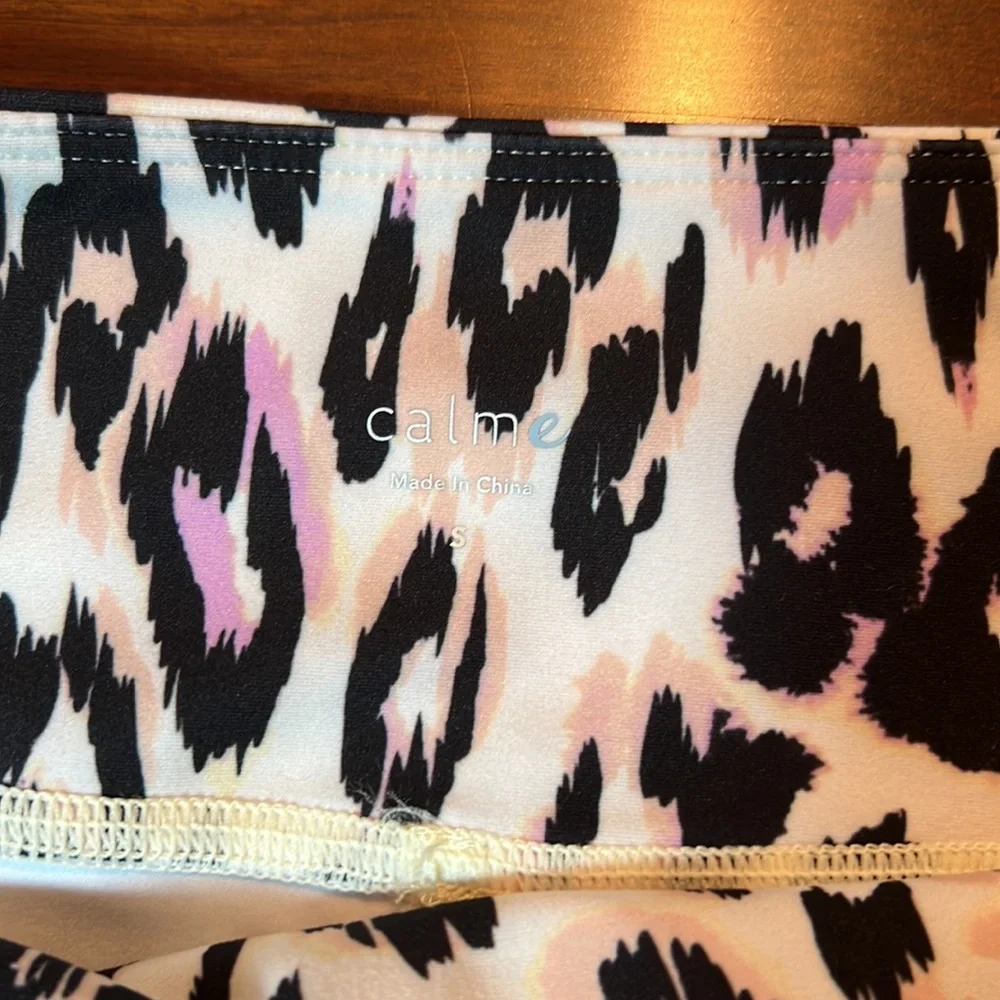New Johnny Was Calme Endurance High Waist Legging Pockets 7/8 Cheetah Size Small - Picture 7 of 10
